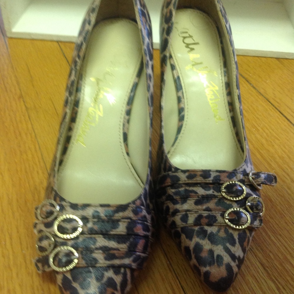 Leopard Pumps